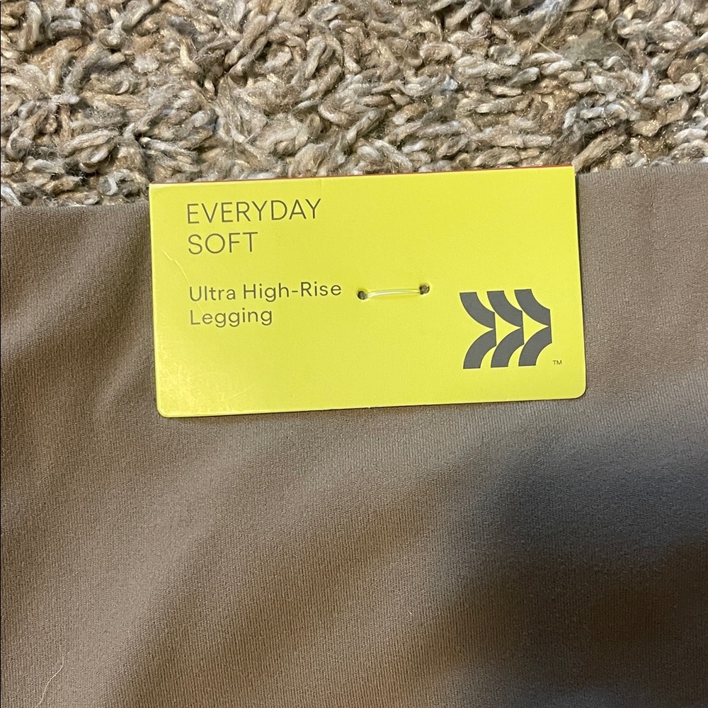 All in Motion Taupe Leggings - Picture 4 of 5